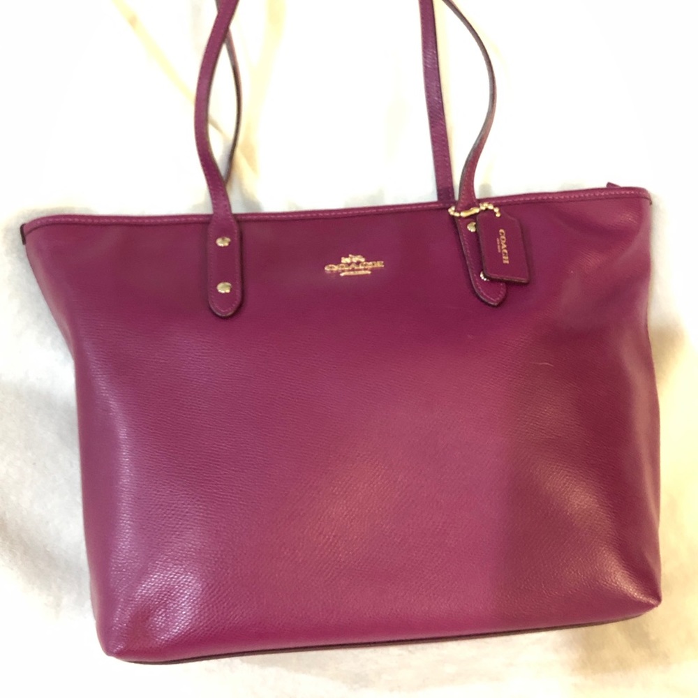 SOLD!!! COACH Pebbled Leather Tote (Plum)